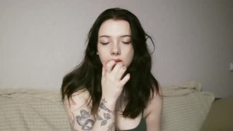 Snapshot of lollylol11 chatting on November 3, 3:24 pm Lilly online show from November 3, 3:24 pm