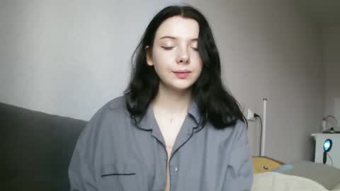 Snapshot of lollylol11 chatting on November 16, 11:27 am Lilly online show from November 16, 11:27 am