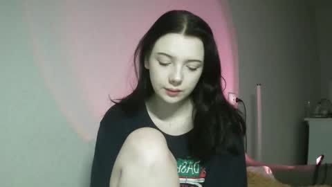 Snapshot of lollylol11 chatting on November 25, 4:40 pm Lilly online show from November 25, 4:40 pm