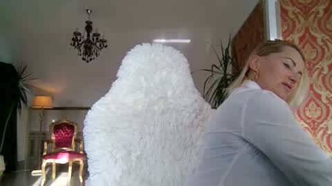 Snapshot of lollyta2023 chatting on December 2, 8:41 am Roxy online show from December 2, 8:41 am