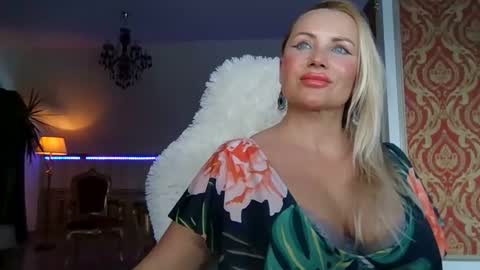 Snapshot of lollyta2023 chatting on December 26, 2:05 pm Roxy online show from December 26, 2:05 pm