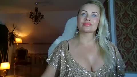 Snapshot of lollyta2023 chatting on January 11, 2:36 pm Roxy online show from January 11, 2:36 pm