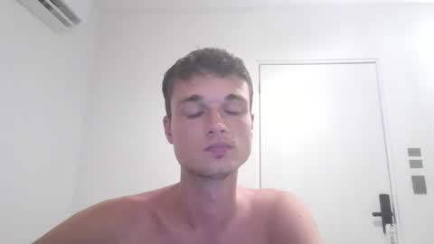 Snapshot of london_tomy chatting on November 29, 4:48 am london_tomy online show from November 29, 4:48 am