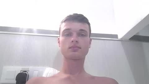 Snapshot of london_tomy chatting on December 3, 1:02 am london_tomy online show from December 3, 1:02 am