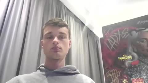 Snapshot of london_tomy chatting on December 4, 7:22 pm london_tomy online show from December 4, 7:22 pm