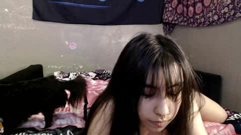 Snapshot of londonray chatting on May 23, 1:00 am londonray online show from May 23, 1:00 am