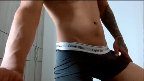 Snapshot of lonelydick2002 chatting on January 15, 6:08 pm lonelydick2002 online show from January 15, 6:08 pm