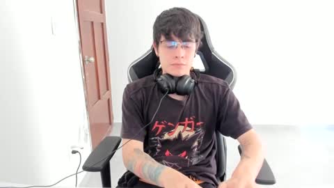 Snapshot of lonelyhotboy0 chatting on September 22, 3:03 pm Kevin online show from September 22, 3:03 pm