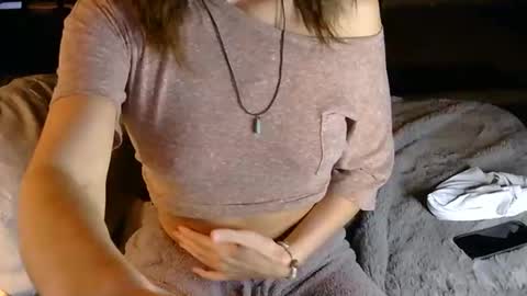 Snapshot of longlegstammy chatting on November 17, 11:43 pm Cutenurse91 online show from November 17, 11:43 pm