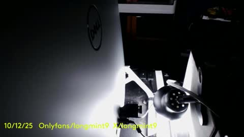 Snapshot of longmint96 chatting on October 13, 3:06 am Real twitterlongmint9 online show from October 13, 3:06 am