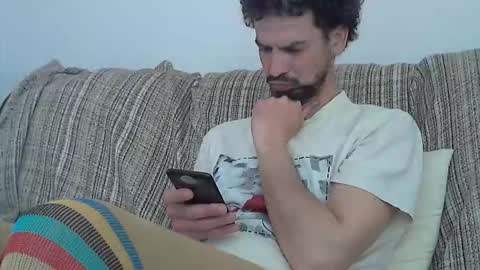Alejandro Rulitos Twitter longnight55 Intagram 5longnight5 online show from April 28, 3:17 pm