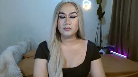 Snapshot of longoria_crawford chatting on September 19, 12:23 am My Lover Dadddy roberto online show from September 19, 12:23 am