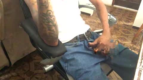 Snapshot of longshaft_ chatting on May 8, 3:28 pm longshaft_ online show from May 8, 3:28 pm