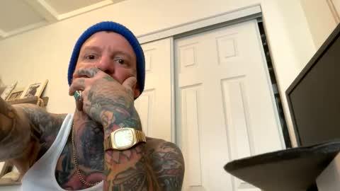 longwalksonthebeach69 online show from March 7, 9:23 pm