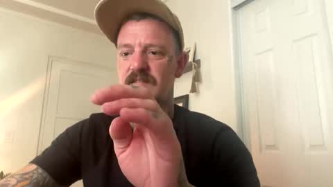 longwalksonthebeach69 online show from March 15, 7:42 pm