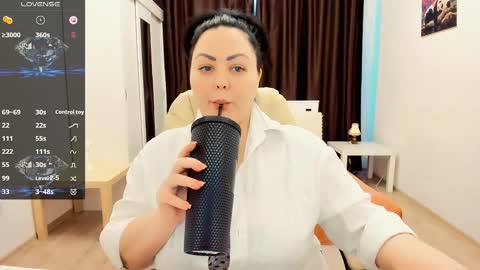 Snapshot of lonifire_7 chatting on February 6, 12:16 pm Nina online show from February 6, 12:16 pm