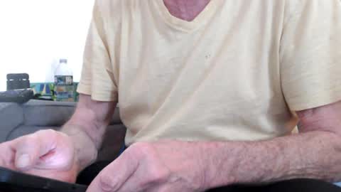 Snapshot of looking469 chatting on April 9, 4:56 pm looking469 online show from April 9, 4:56 pm