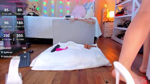 Snapshot of loolisweet chatting on December 13, 7:53 pm Kary online show from December 13, 7:53 pm