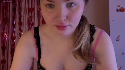 Lora online show from June 7, 2:21 pm
