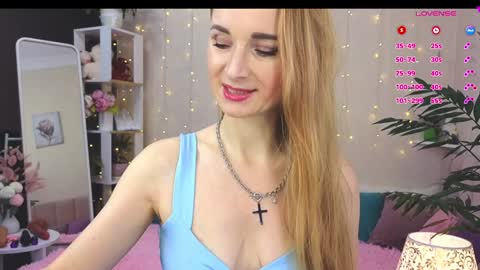 Snapshot of loracolins chatting on January 12, 7:21 pm LoraColins online show from January 12, 7:21 pm