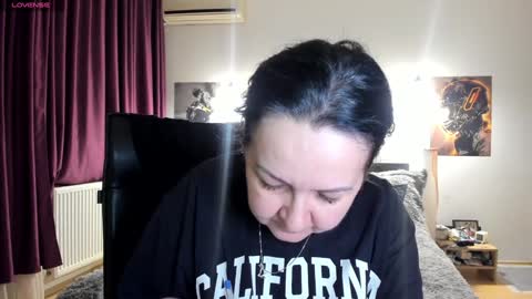 Snapshot of loraflame chatting on December 31, 3:42 pm Lora online show from December 31, 3:42 pm