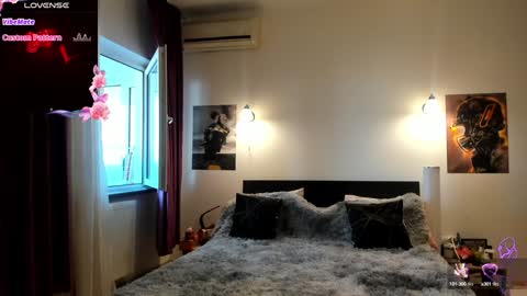 Snapshot of loraflame chatting on January 14, 12:14 pm Lora online show from January 14, 12:14 pm