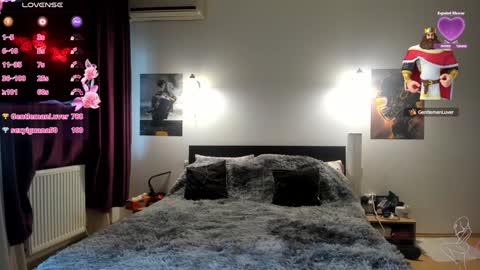 Snapshot of loraflame chatting on January 22, 1:00 pm Lora online show from January 22, 1:00 pm