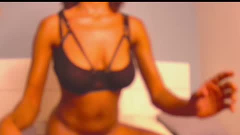 Snapshot of loraforreal chatting on November 6, 4:35 am Blackcat online show from November 6, 4:35 am