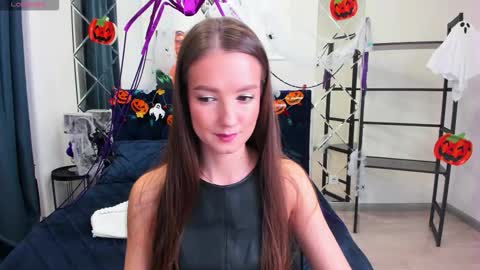 Snapshot of lorasunny chatting on October 26, 1:33 am Ur sensual Lora online show from October 26, 1:33 am