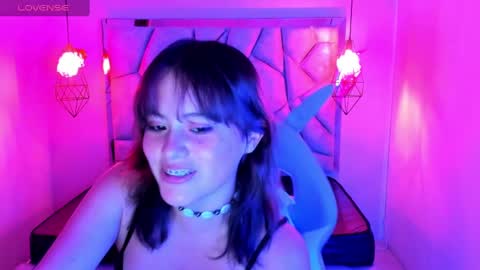   online show from March 10, 11:21 am