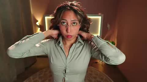 Deborah Daz online show from September 30, 2:11 pm