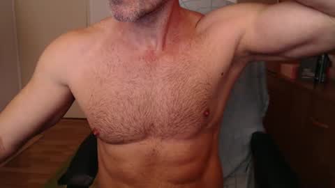 Snapshot of lordofyourdesires chatting on January 9, 6:38 am A online show from January 9, 6:38 am