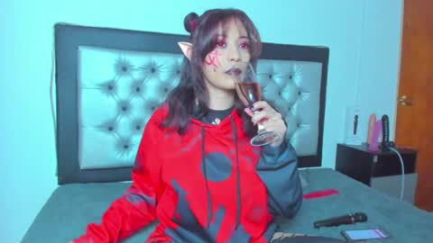 Snapshot of loredepp chatting on March 7, 6:57 am Lore Depp online show from March 7, 6:57 am