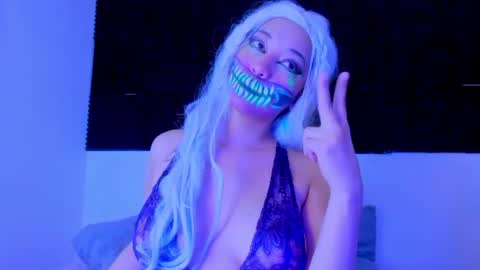 Lore Depp online show from June 20, 3:53 am