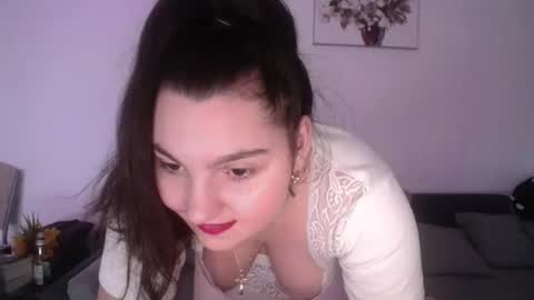 LoreLay online show from February 3, 11:54 pm