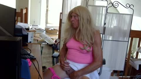 Snapshot of lorelea chatting on July 2, 12:00 pm lorelea online show from July 2, 12:00 pm