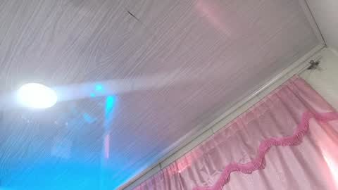 Snapshot of loren_44tits chatting on December 21, 6:34 pm Loren online show from December 21, 6:34 pm