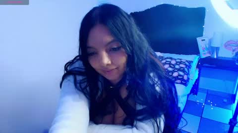 Loren online show from May 20, 8:04 pm