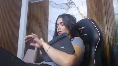 Loren online show from June 14, 1:47 am