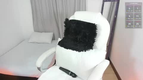 Snapshot of lorena_5 chatting on February 1, 2:16 am Lorena  online show from February 1, 2:16 am