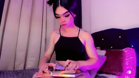 lesly lorena online show from July 3, 3:13 am