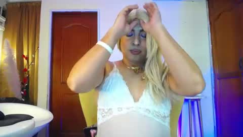 Snapshot of lorena_sexy__ chatting on July 27, 2:35 pm lorena_sexy__ online show from July 27, 2:35 pm