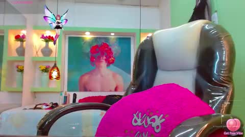 Snapshot of lorenapinto_ chatting on November 24, 4:23 am lore online show from November 24, 4:23 am