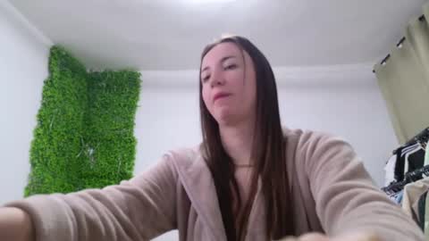 Amelia online show from February 21, 8:05 pm