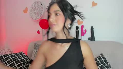 L O R E N online show from February 21, 10:28 am