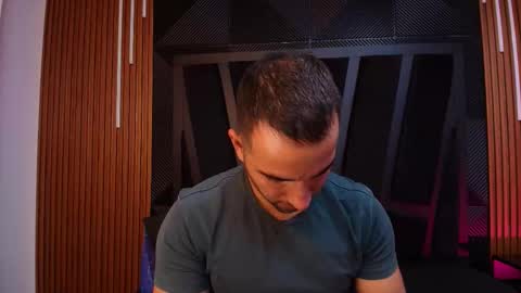  L O R E N Z O  Thumbs Up help  online show from February 16, 5:20 pm