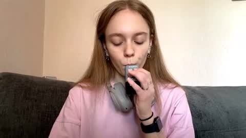 loretarobey online show from July 29, 7:06 am