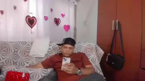 Snapshot of loreth_jw chatting on September 15, 5:24 pm Queen Loreth online show from September 15, 5:24 pm