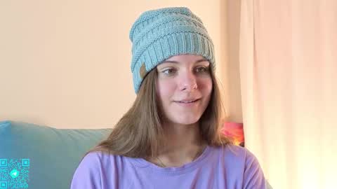 Chloe for Fan BlackHole online show from November 15, 7:21 pm