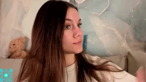 Chloe for Fan BlackHole online show from May 7, 6:24 pm